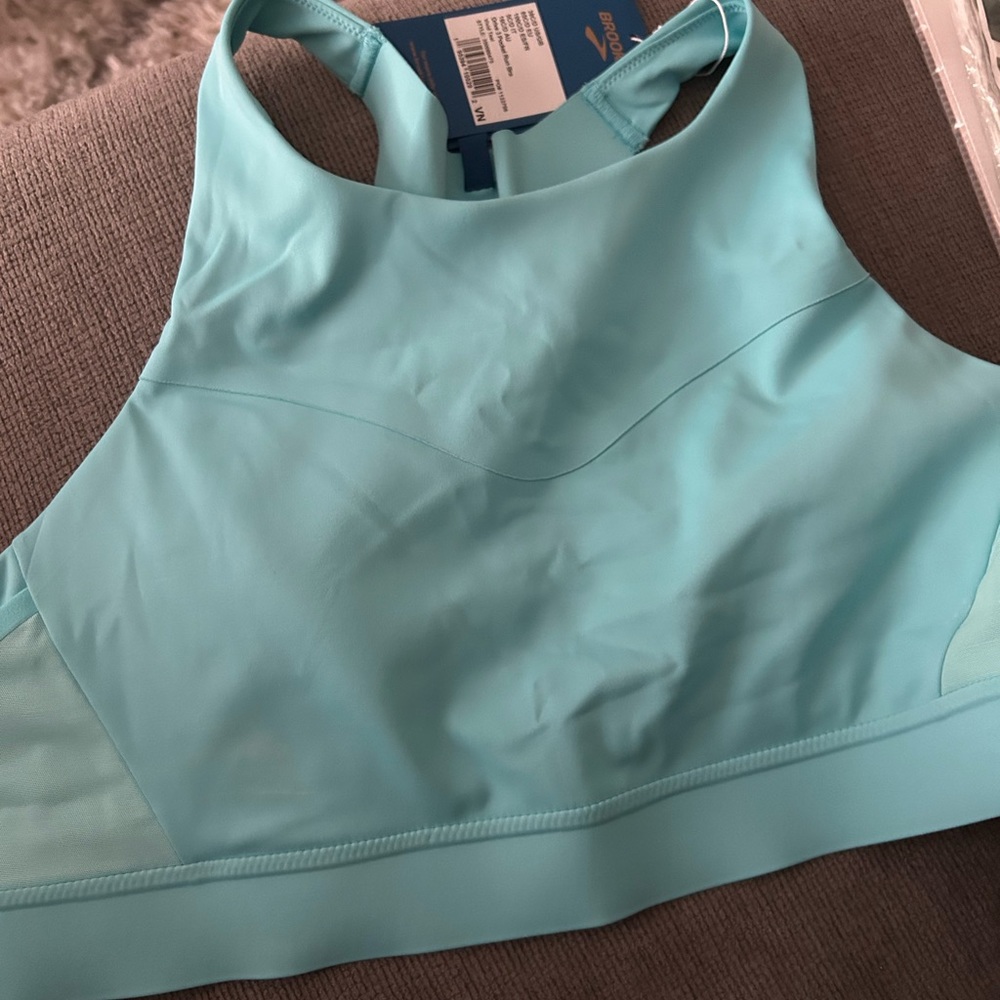 Brand new Brooks sports bra